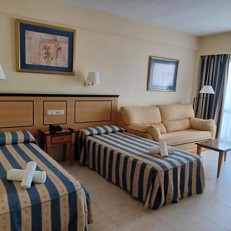 Apartament Primera Linea De Playa Y Vista Al Mar En Pyr Fuengirola Estudio Zewnętrze zdjęcie