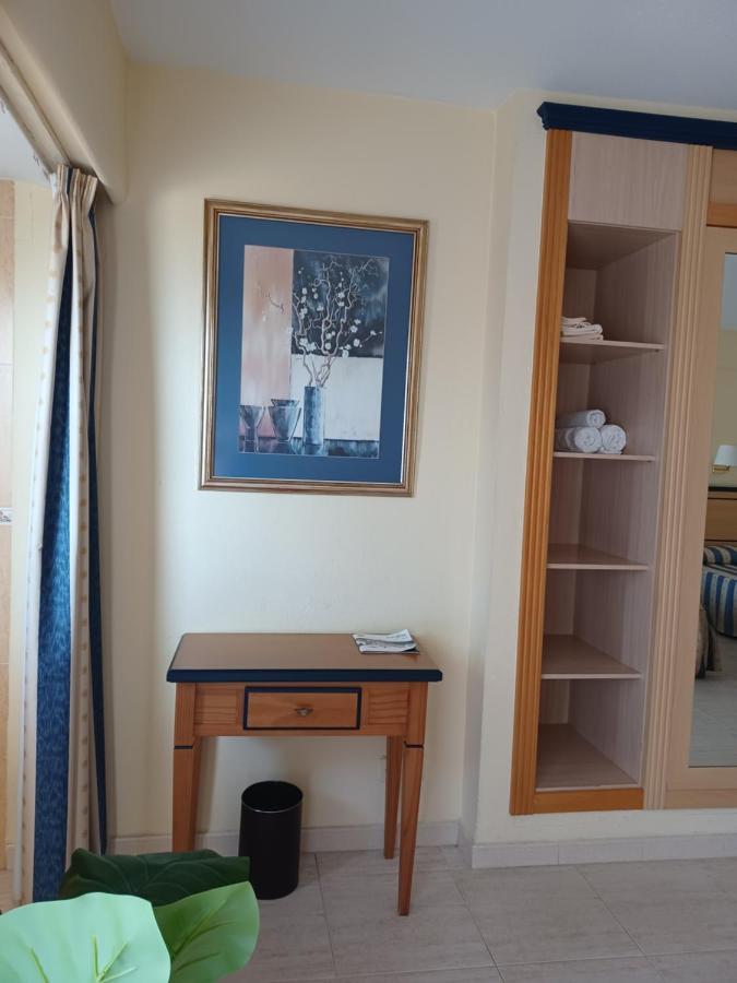 Apartament Primera Linea De Playa Y Vista Al Mar En Pyr Fuengirola Estudio Zewnętrze zdjęcie