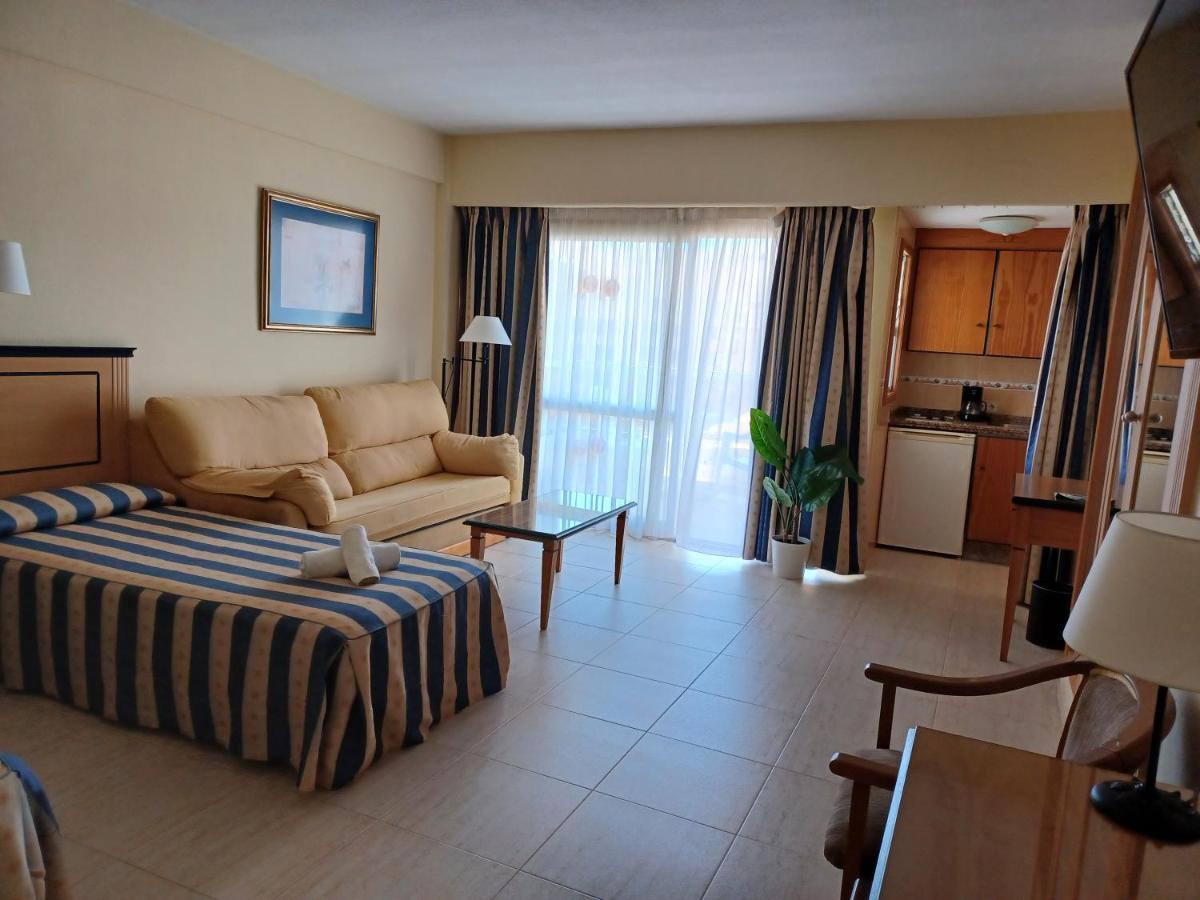 Apartament Primera Linea De Playa Y Vista Al Mar En Pyr Fuengirola Estudio Zewnętrze zdjęcie